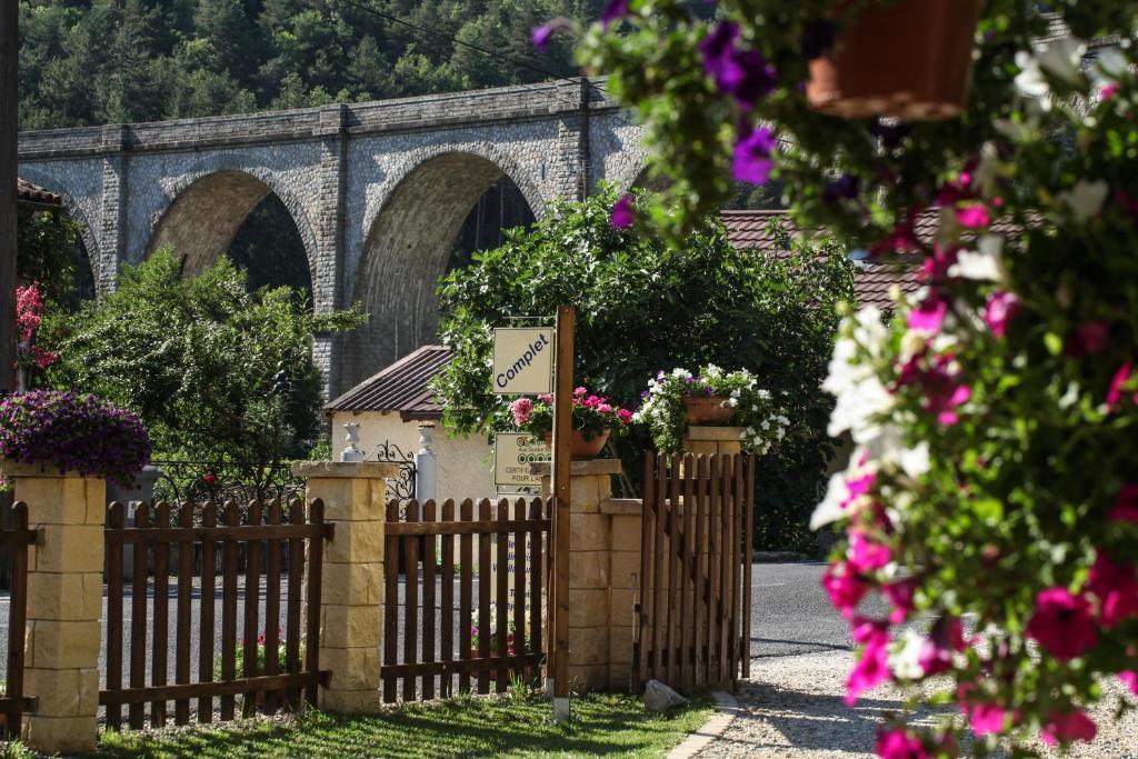 Bed and Breakfast Aux Quatre Saisons Axat Экстерьер фото